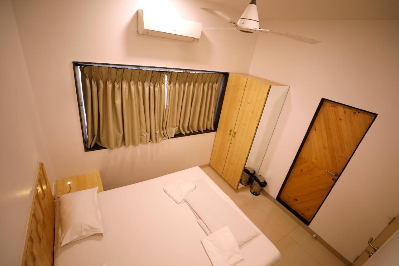 Nap Manor Hostels مومباي المظهر الخارجي الصورة